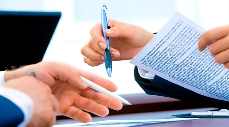 Esto es lo que debes revisar antes de firmar un contrato
