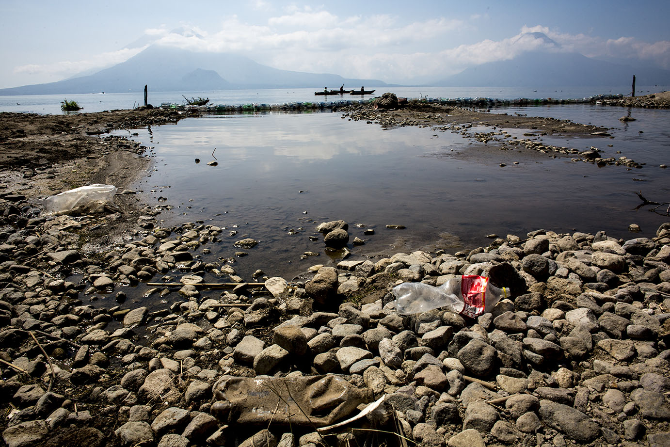 Nivel de contaminación amenaza la existencia del Lago de Atitlán